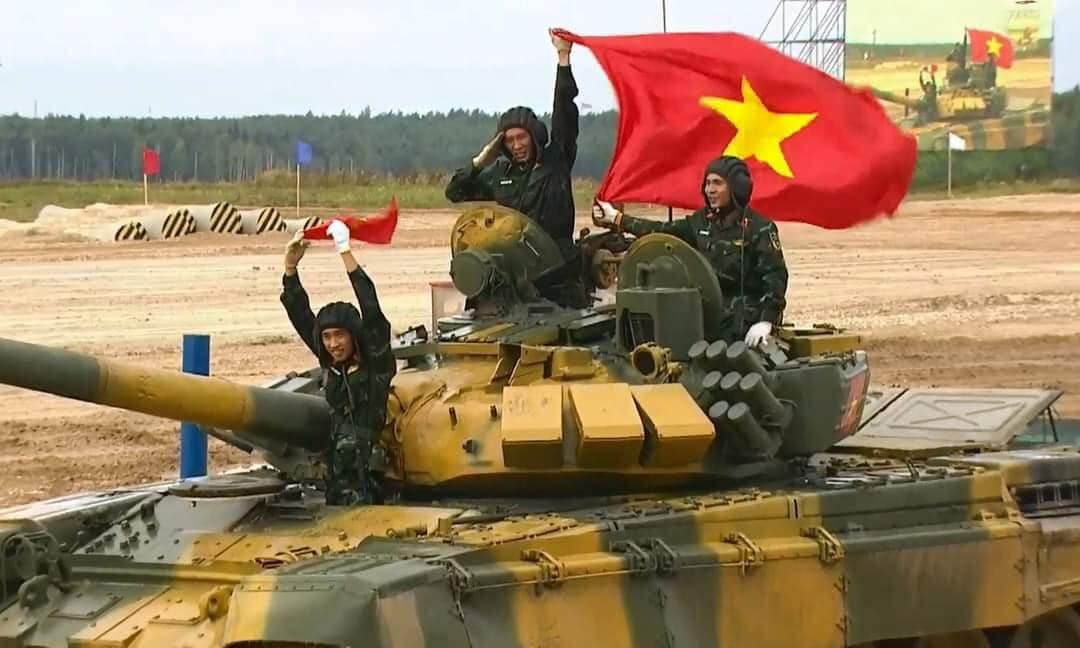 Video kíp thi đấu đầu tiên của Đội Việt Nam tại vòng loại cuộc đua xe tăng tại Army-2020