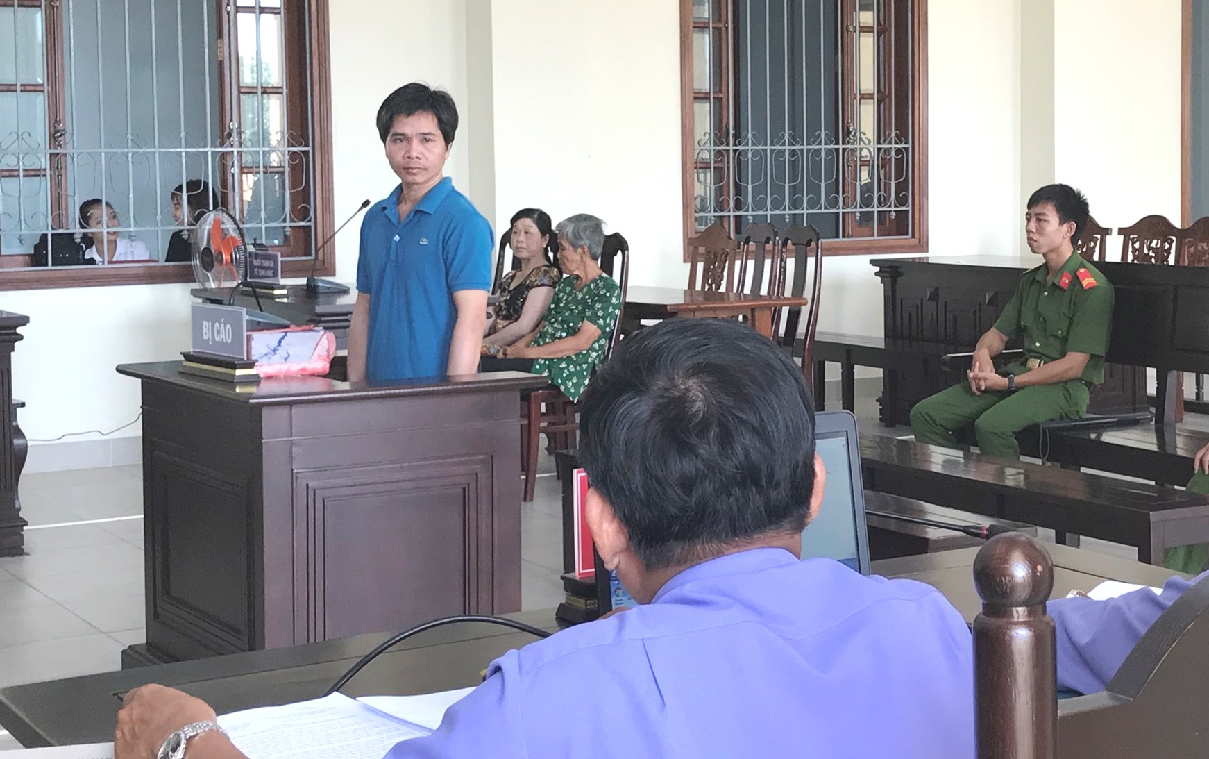 Đốt nhà người yêu cũ vì đòi tiền không được