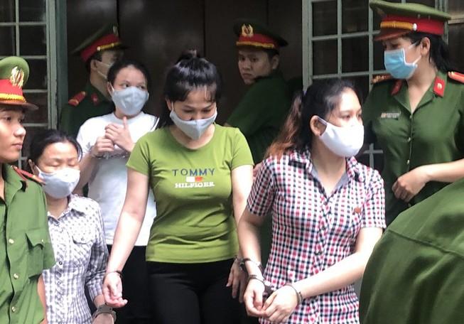 Xét xử chủ cơ sở kinh doanh massage chiều khách từ A-Z