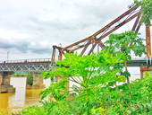 Có 1 góc nhìn “lạ” về cầu Long Biên