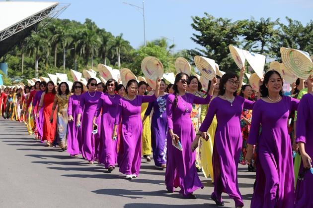 Đặc sắc chương trình Duyên dáng Hạ Long