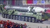 Triều Tiên khoe tên lửa ICBM khủng chưa từng thấy