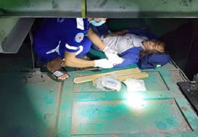 Giải cứu người phụ nữ kẹt dưới hố thang máy sâu 8m