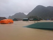 Gần 60 000 hộ dân ở Quảng Bình bị ngập sâu trong lũ, 2 người tử nạn