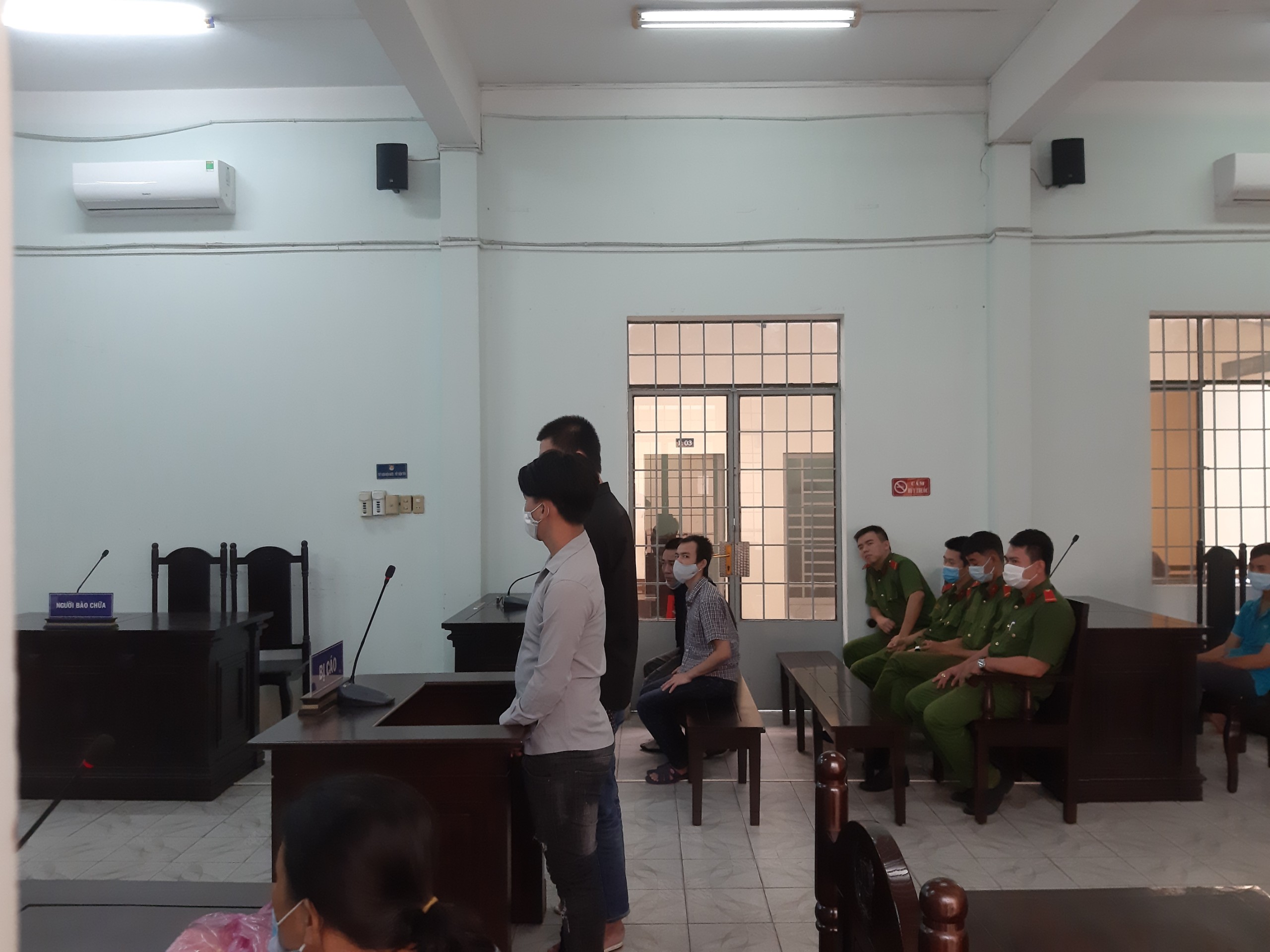 Xét xử vụ Cảnh sát bị đâm trọng thương khi bắt trộm