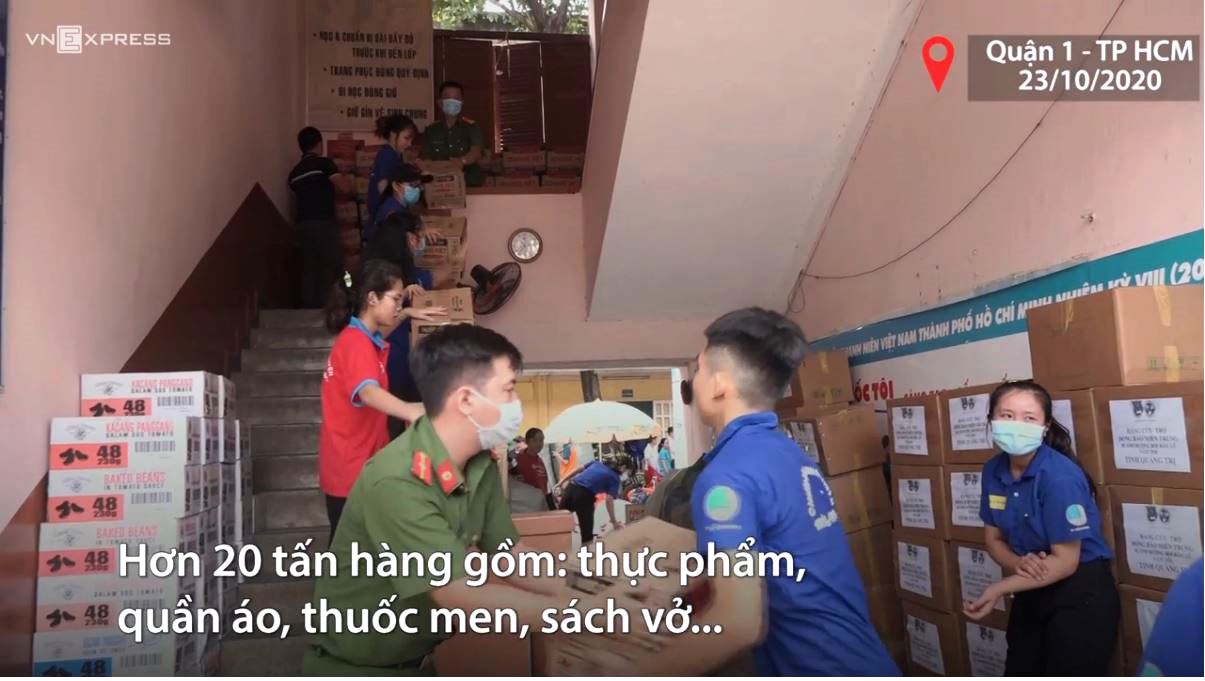 Chuyển 20 tấn hàng cứu trợ đến miền Trung