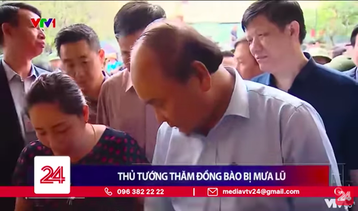 Thủ tướng thăm đồng bào bị ảnh hưởng bởi mưa lũ