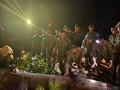Quân đội trắng đêm mở đường vào nơi sạt lở khiến 53 người mất tích tại Quảng Nam