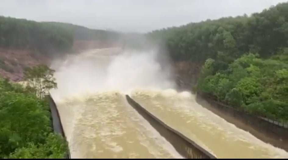 Hà Tĩnh xả tràn thủy điện và các hồ chứa nước, hạ du dự kiến ngập nặng