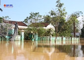 Sau bão, người dân vùng trũng lại chới với trong ngập lụt