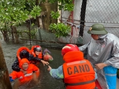 Nghệ An ngập lụt diện rộng, TP Vinh thất thủ