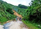 Lại xảy ra một vụ sạt lở núi tại Quảng Nam khiến 2 người thương vong