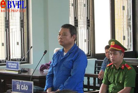 Chém Công an xã bị thương vì bị nhắc hát hò đêm khuya