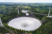 Kính thiên văn khổng lồ của Đài quan sát Arecibo- Puerto Rico bất ngờ sụp đổ