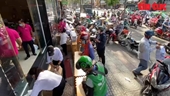 Tấp nập mua khẩu trang phòng dịch COVID-19 ở TP Hồ Chí Minh