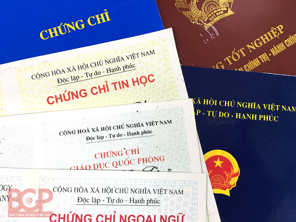 Cần cách nhìn đầy đủ về chứng chỉ ngoại ngữ, tin học