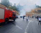 Ô tô lao sườn đồi bốc cháy trên đường vào Yên Tử khiến 3 người thương vong