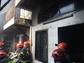 Cháy lớn thiêu rụi hoàn toàn căn nhà trong hẻm ở TP HCM