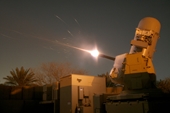 Video hệ thống phòng không C-RAM kích hoạt chống lại “cơn mưa” tên lửa tấn công Đại sứ quan Mỹ tại Baghdad