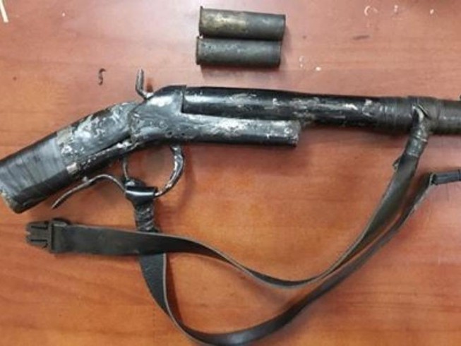 Bé trai 10 tuổi trộm súng tự chế bắn bị thương 3 người trong gia đình chị gái