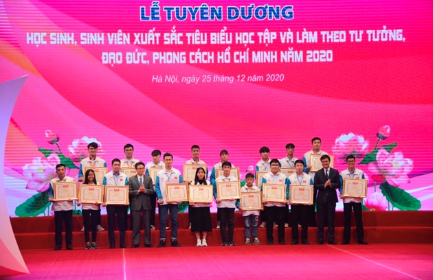 130 gương mặt xuất sắc tiêu biểu học tập và làm theo tư tưởng, đạo đức, phong cách Hồ Chí Minh