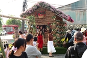 Nghỉ Tết Dương lịch, người dân thích thú check in Lễ hội hoa Xuân Quan