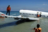 Đã xác định vị trí hộp đen của chiếc máy bay Boeing 737 gặp nạn tại Indonesia