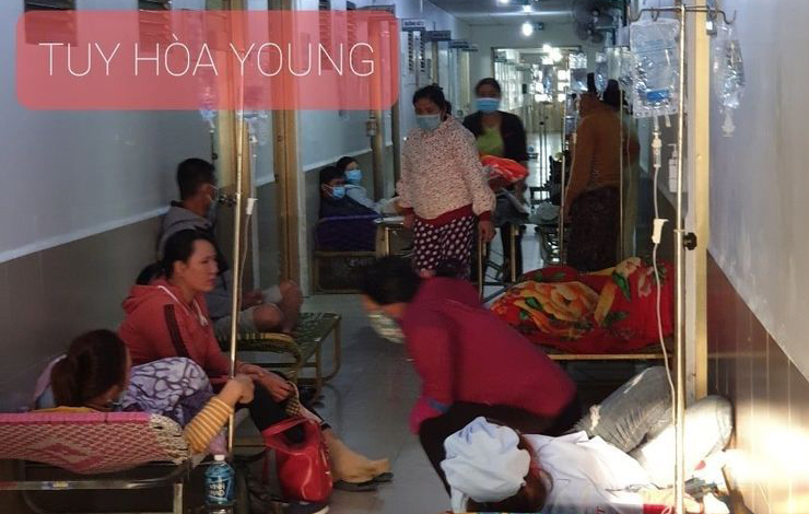 84 công nhân nhập viện sau bữa ăn trưa với triệu chứng ngộ độc thực phẩm