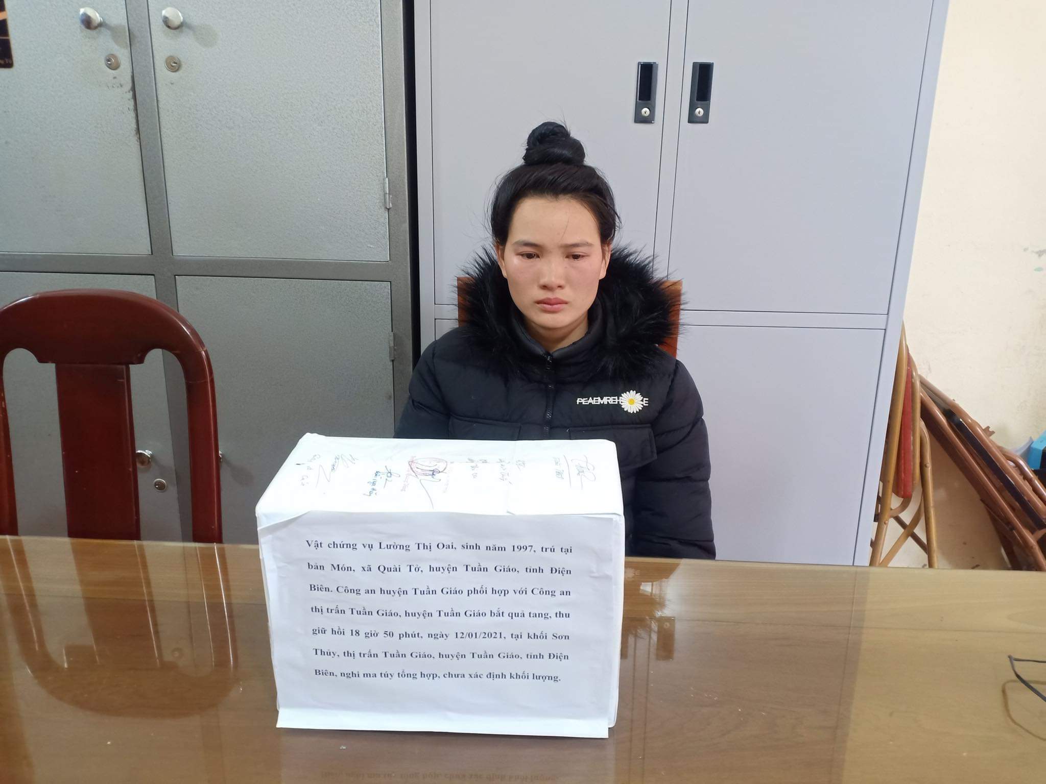 Người phụ nữ vận chuyển thuê gần 1kg ma tuý với giá 1 triệu đồng