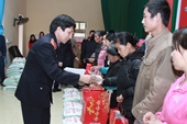 Công đoàn VKSND tối cao trao 200 suất quà “Chung vui ngày Tết”, tặng bà con vùng cao Yên Bái