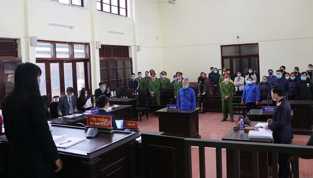 Giám đốc tung chưởng vào lực lượng thực thi công vụ lãnh quả đắng