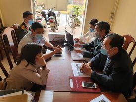 Đăng tin sai sự thật về COVID-19 lên facebook, cô gái bị Công an mời làm việc