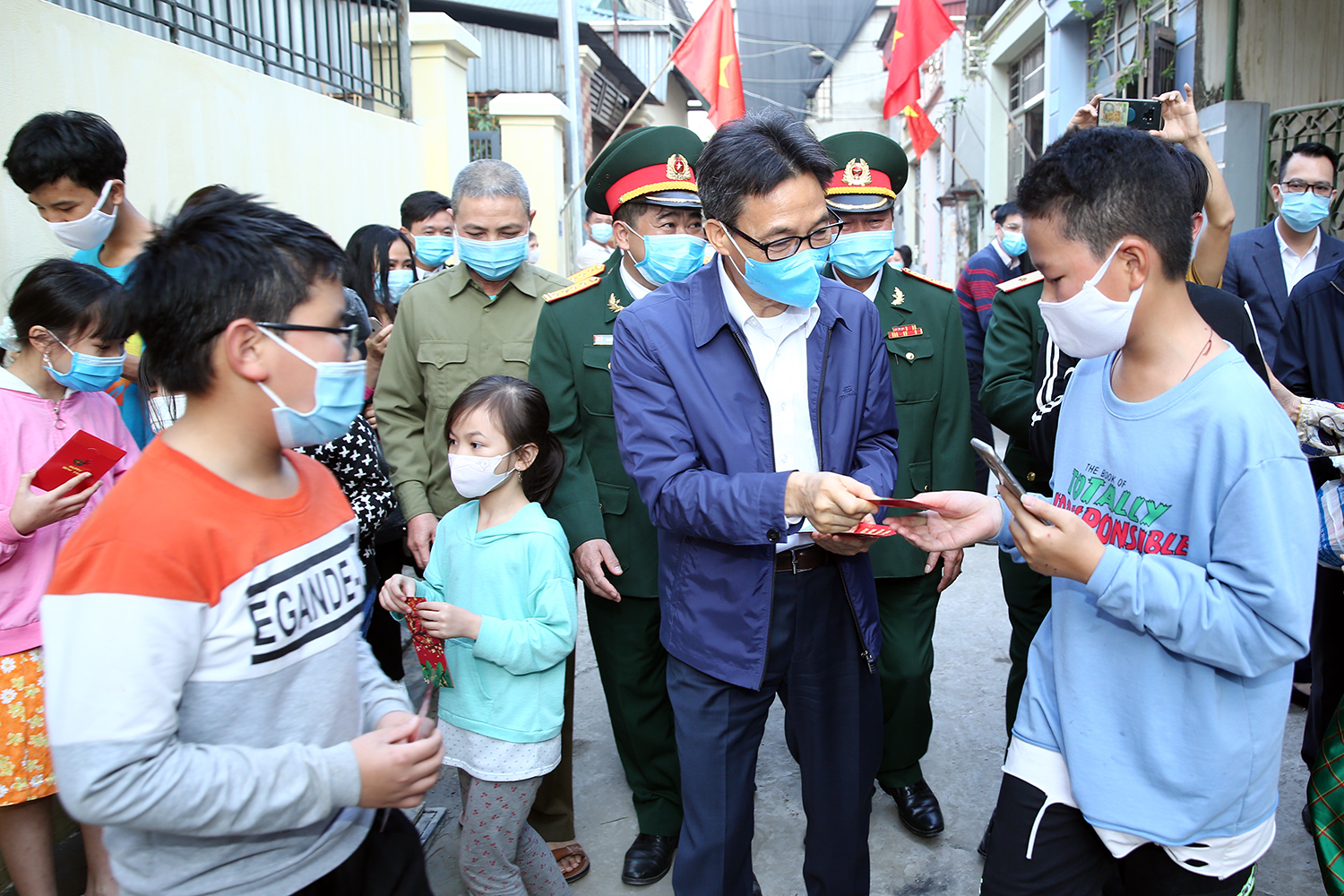 Tất niên đặc biệt ở “khu dân cư chiến đấu”