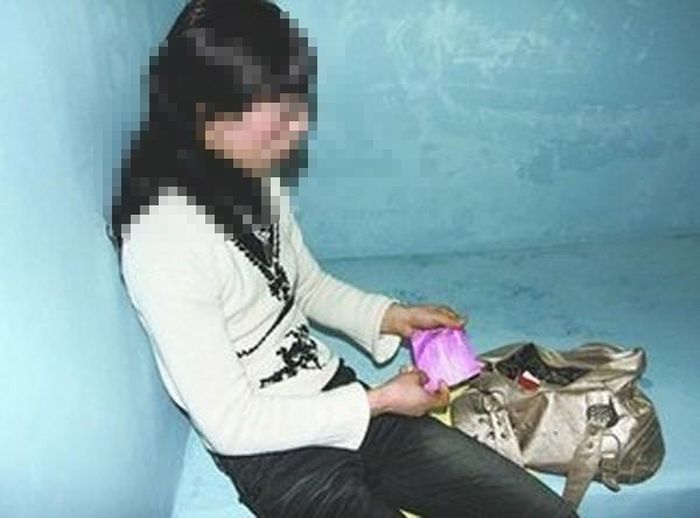 “Dụ” gái bán dâm vào khách sạn “vui vẻ” rồi cướp iPhone 11 Pro Max