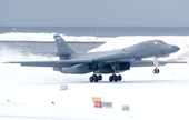 Oanh tạc cơ B-1B gửi thông điệp tới Nga khi lần đầu tiên hạ cánh ở Bắc Cực