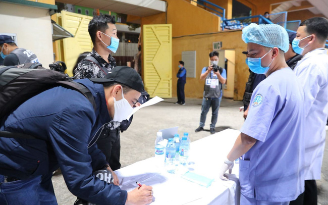 Đá bù vòng 3 V League 2021 Cầu thủ, CĐV có thân nhiệt trên 37,5 độ C không được vào sân