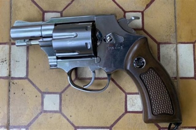 Tàng trữ trái phép vũ khí quân dụng, Phó Chủ tịch HĐND huyện bị khởi tố