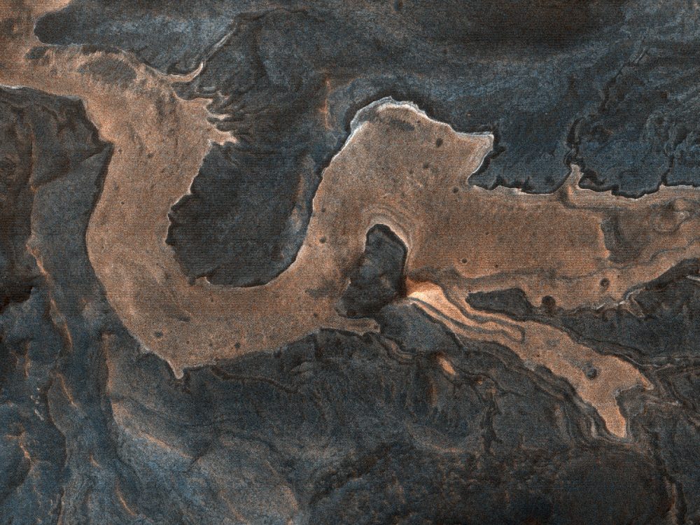 Kinh ngạc với phát hiện hình thù lạ mang hình con rồng trên sao Hỏa