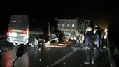 Xe khách đâm vào đuôi xe tải trên cao tốc Hà Nội -Thái Nguyên, 3 người tử vong