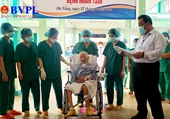 Bệnh nhân COVID-19 nặng nhất Việt Nam được công bố khỏi bệnh