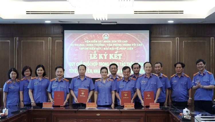 VKSND tối cao tổ chức ký kết Quy chế phối hợp công tác thông tin, tuyên truyền, nhân rộng điển hình tiên tiến