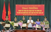 Khen thưởng đột xuất một tập thể, 2 cá nhân thuộc VKSND tỉnh Điện Biên