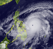 Siêu bão Surigae giật trên cấp 17 trên biển Đông, các địa phương hết sức cảnh giác