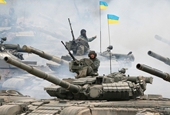 Ukraine ký luật gọi nhập ngũ trong bối cảnh leo thang căng thẳng với Nga