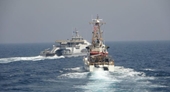 Hải quân Mỹ bắn cảnh cáo tàu Iran áp sát trên Vịnh Ba Tư