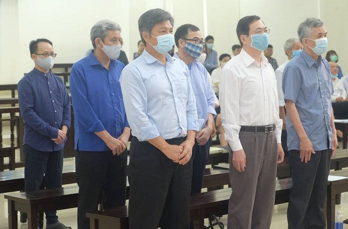 Xét xử vụ thâu tóm đất vàng Sabeco Cựu Bộ trưởng Vũ Huy Hoàng bị tuyên phạt 11 năm tù