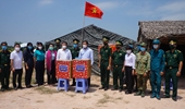 Phó Chủ tịch UBND TP HCM thăm lực lượng chốt chặn biên giới tỉnh Long An