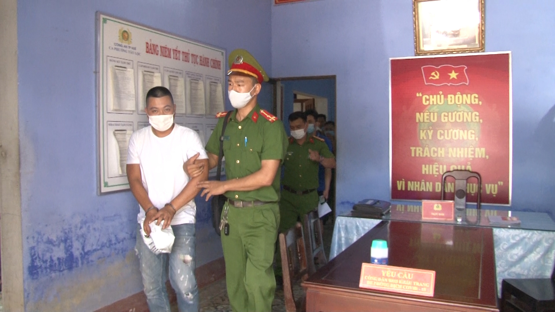 Lợi dụng đi giao hàng, lái xe chiếm đoạt của Công ty hàng trăm triệu đồng