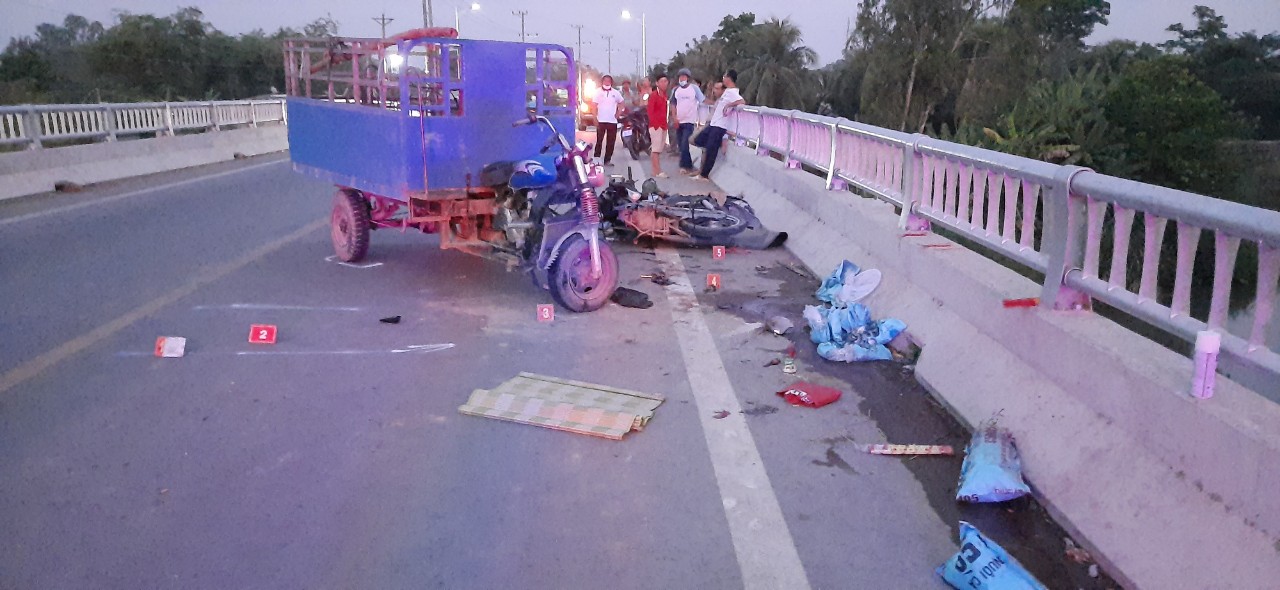 Khởi tố bị can điều khiển xe ba gác làm chết người