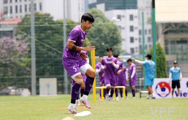 ĐT Việt Nam đón tin vui với sự trở lại của Văn Hậu và Văn Xuân